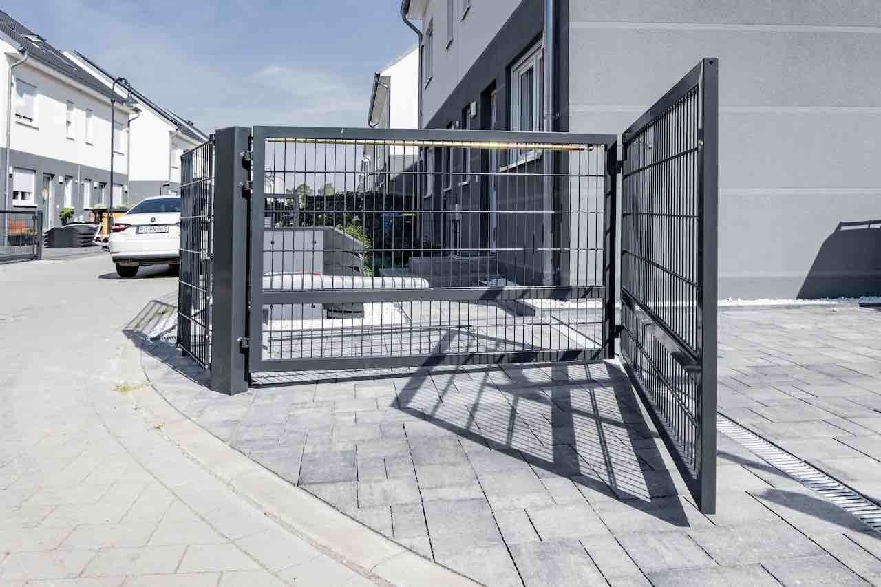 Das perfekte Tor für eine Einfahrt Welches Material bietet sich an